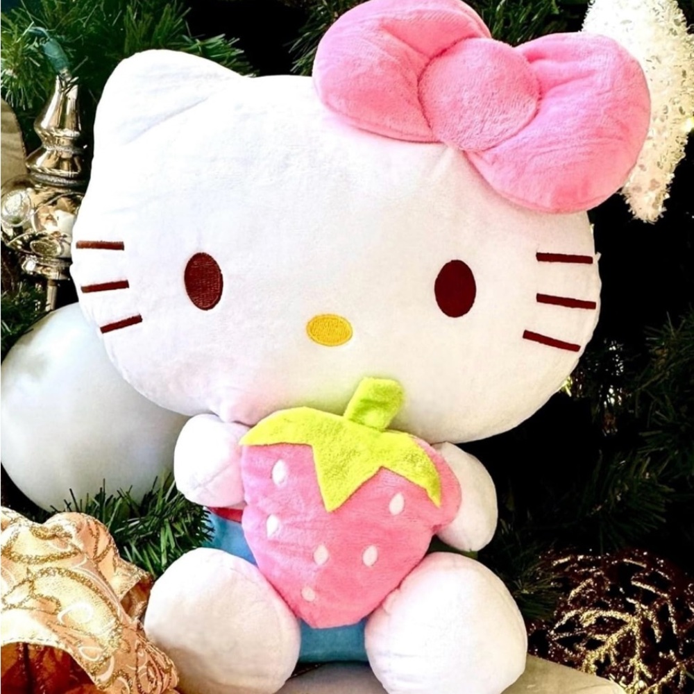 Hello Kitty Strawberry plush - Picture 2 of 2